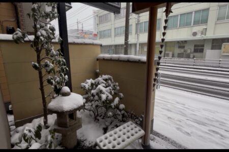 雪止まず焦る